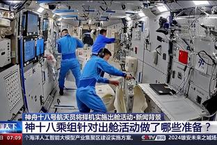 马龙谈约基奇成为队史篮板王：感觉他每天晚上都在创造新纪录